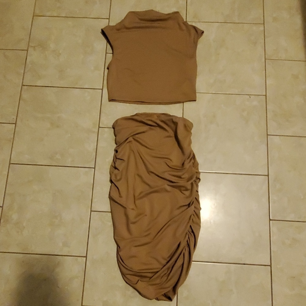 Two piece skirt set